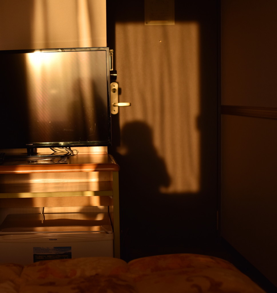 翳りゆく部屋　（　byユーミン　）　これしか当てはまらない！笑。