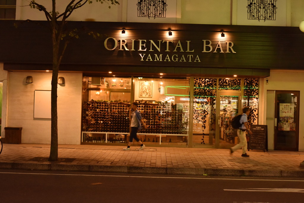 いろんな街のいろんな夜。