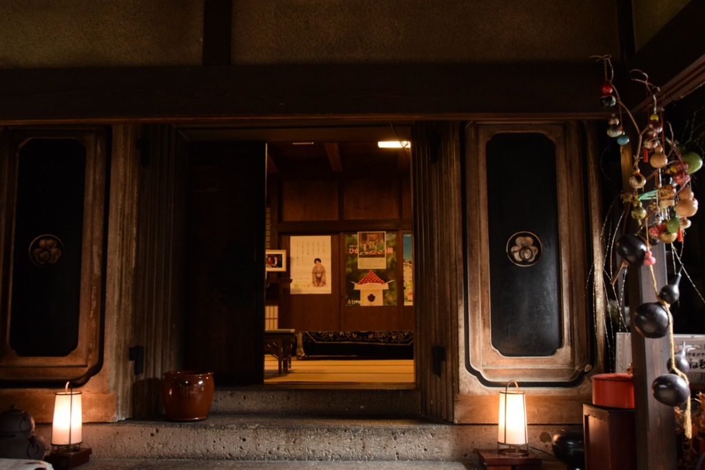 紅花、最上川、庄屋。