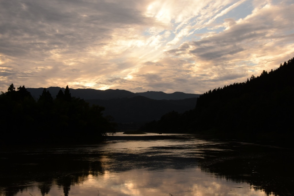暮れ行く最上川
