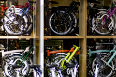 Too Tight  (窮屈すぎる～）