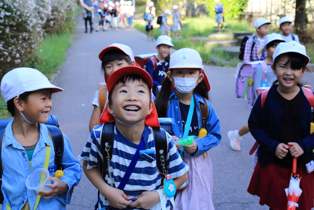 登校前の子供たち
