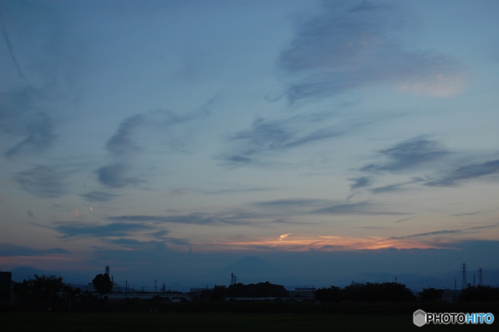 そよぐ雲の夕景