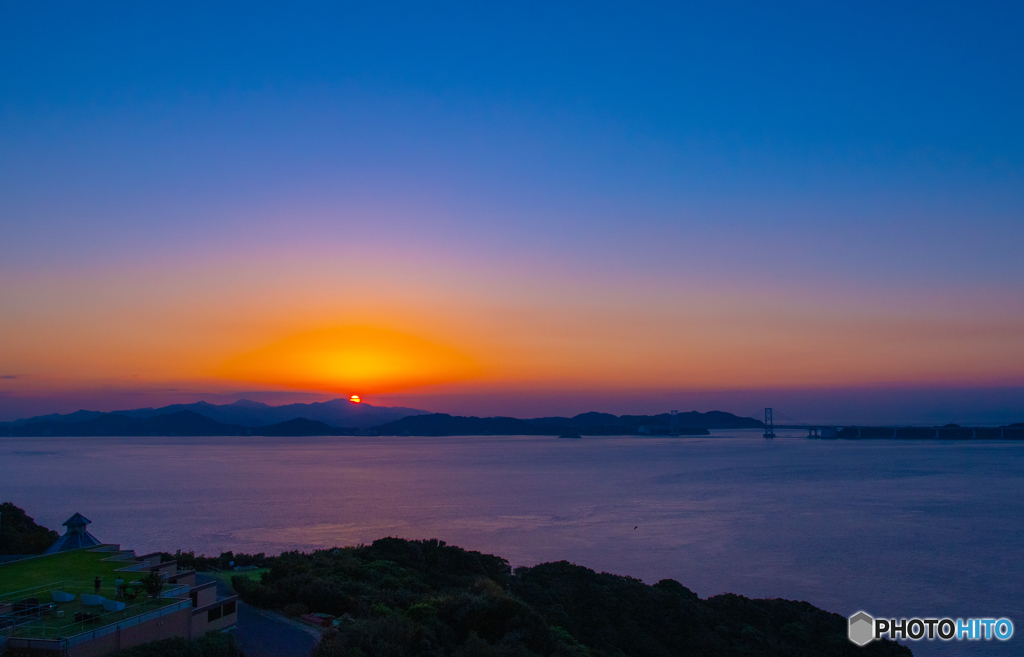 鳴門海峡　夕日と共に