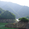 夏霞のダム湖