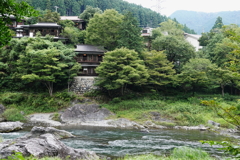 対岸の灯り