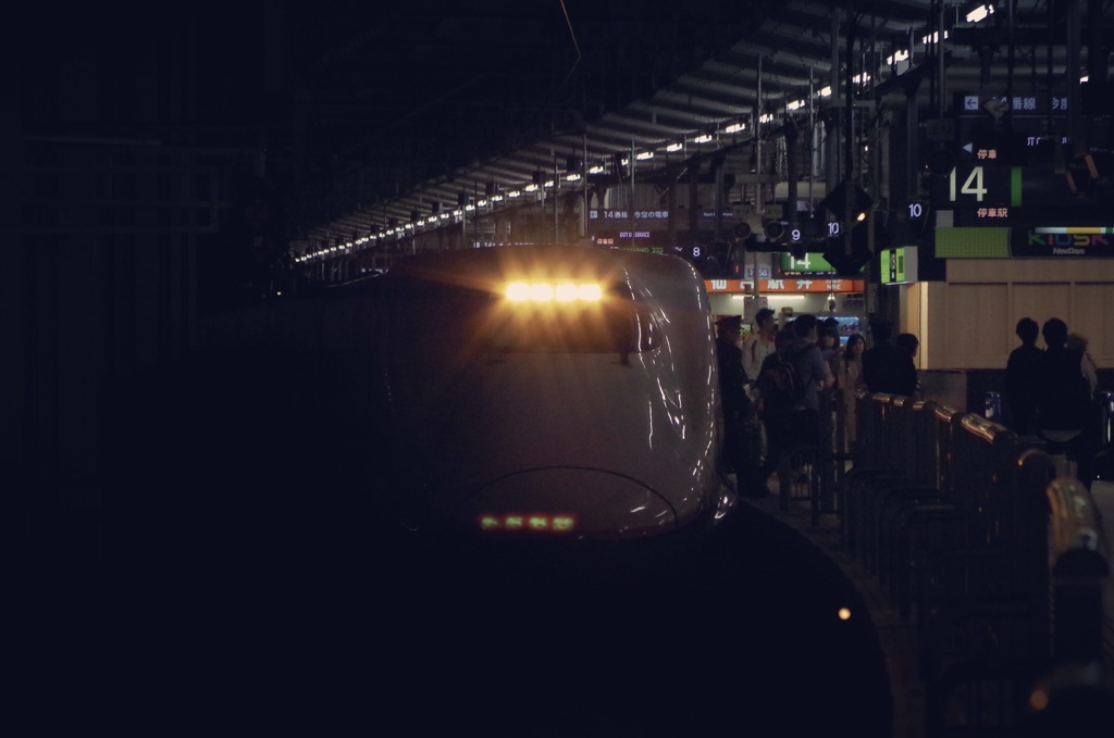 夜の新幹線2