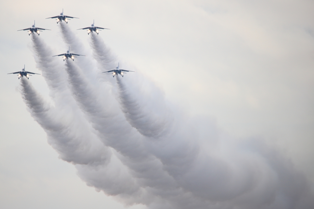 百里機航空祭　ブルーインパルス①　クリスマスツリーローパス