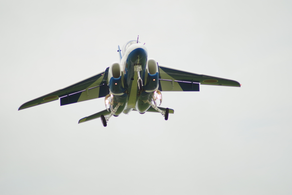 基地上空訓練終了着陸