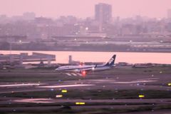 Twilght landing in HND