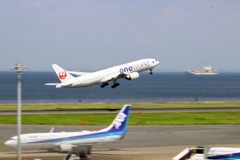 羽田空港 空と海と飛行機