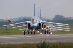 ブルーインパルス基地上空訓練終了ベース帰投2