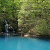 新緑の桃太郎の滝　