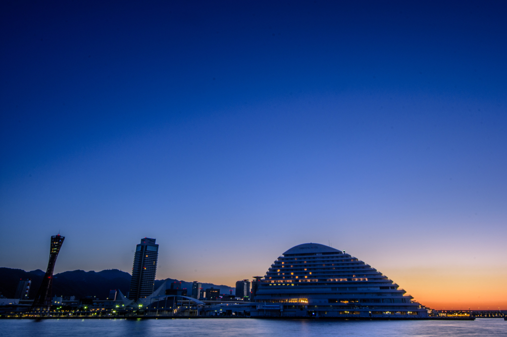 夜明け前の神戸