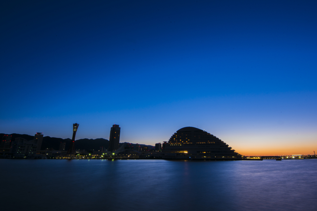 夜明け前の神戸