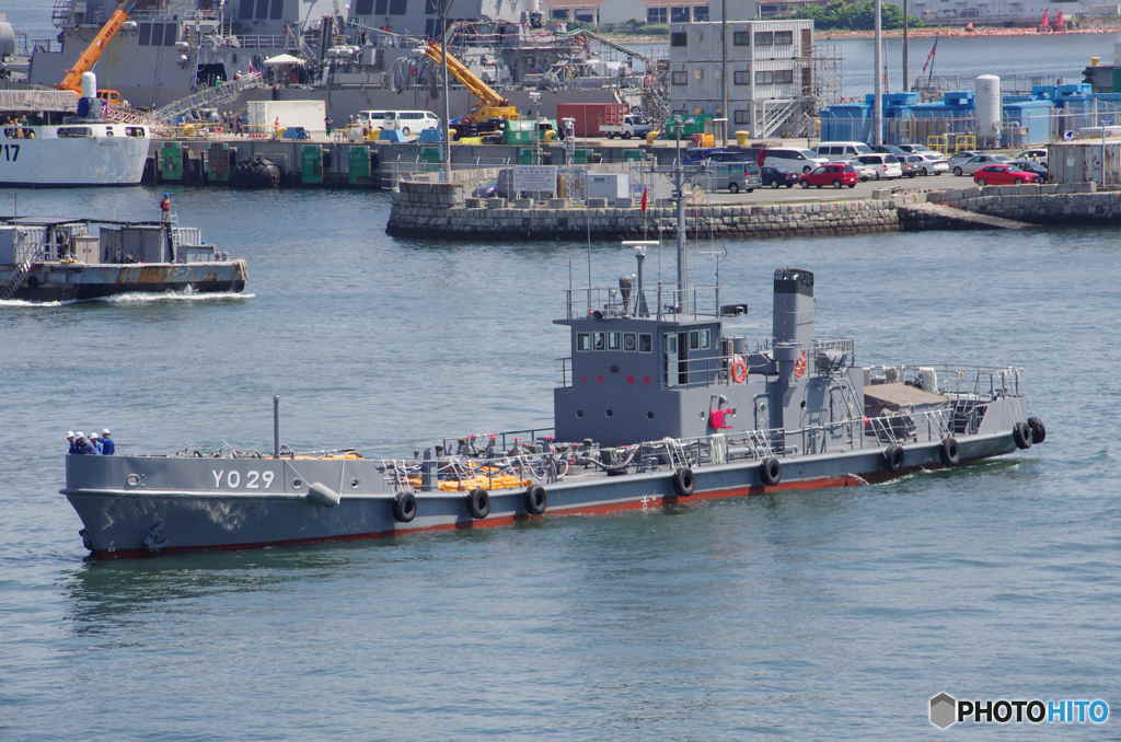 いずも甲板から油船 29号