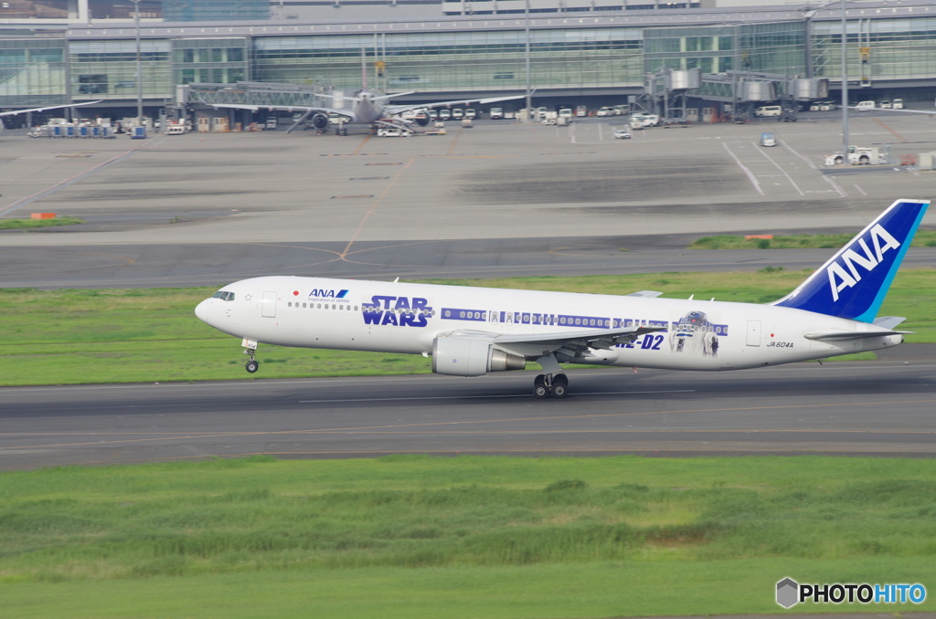 ANA JA604A R2-D2　離陸