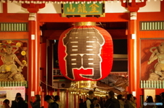 夜の雷門