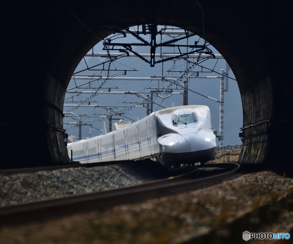 トンネル突入