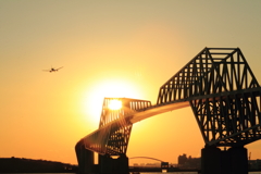 夕日に染まる恐竜橋