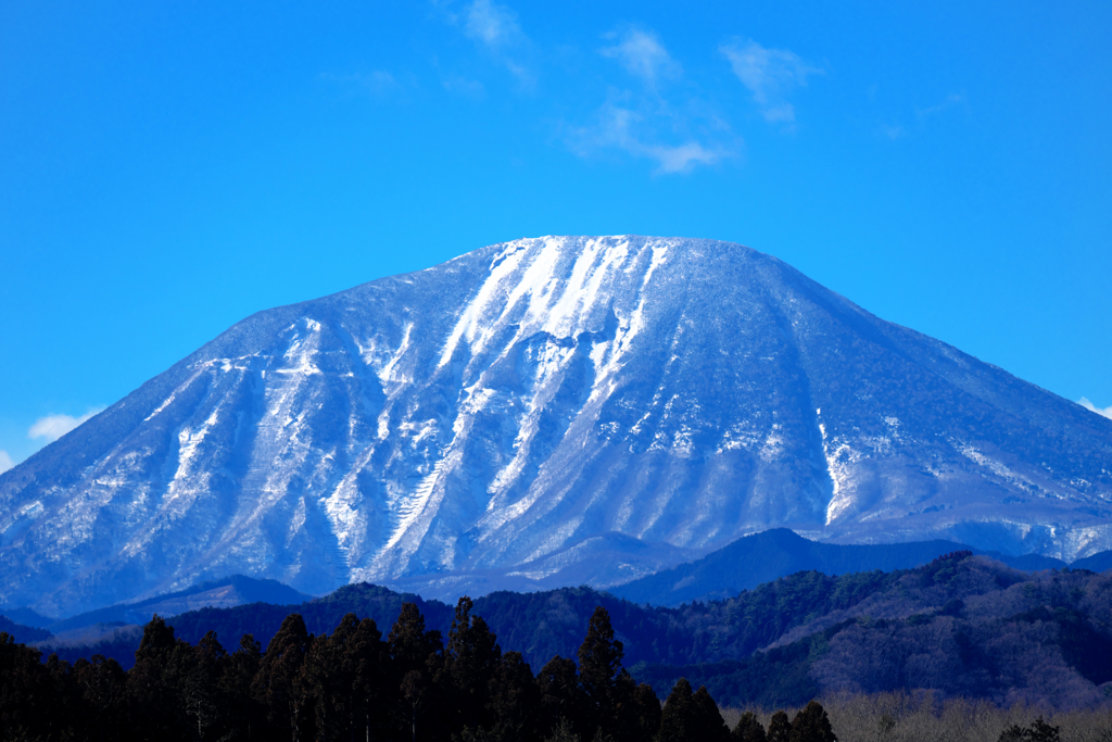 男体山