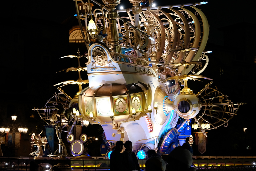 夜空に向かって