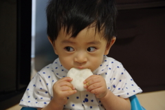 その目線の先には