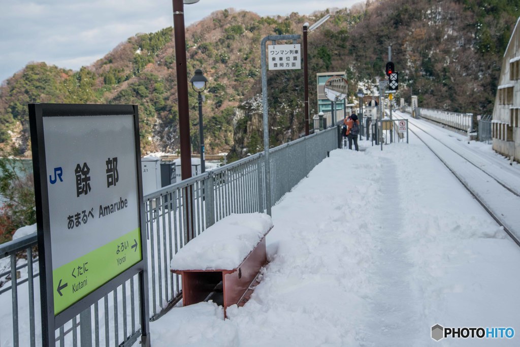 雪の餘部駅