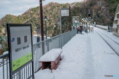 雪の餘部駅