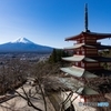 忠霊塔と富士山