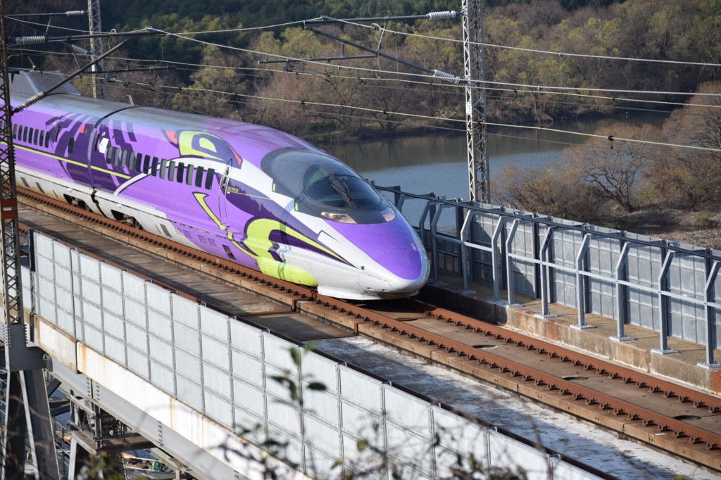 エヴァ