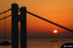  瀬戸大橋と夕日 鷲羽山山頂にて