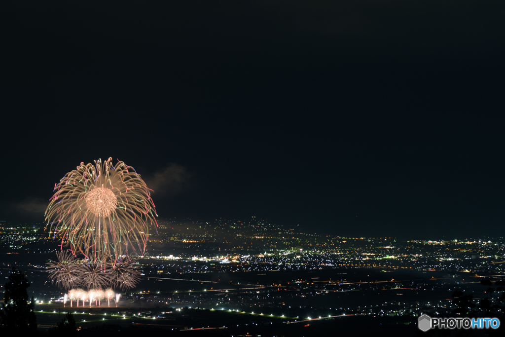 花火と夜景のコラボ2