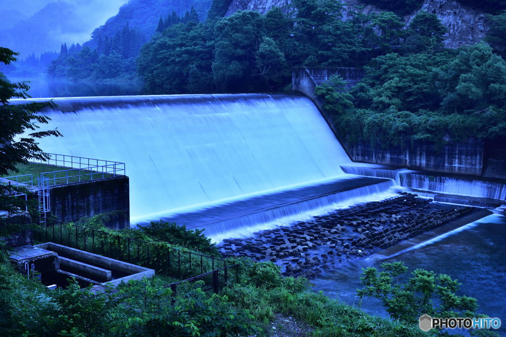 巨大な水の滑り台