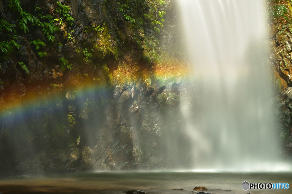 虹と滝