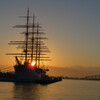 帆船と日の出