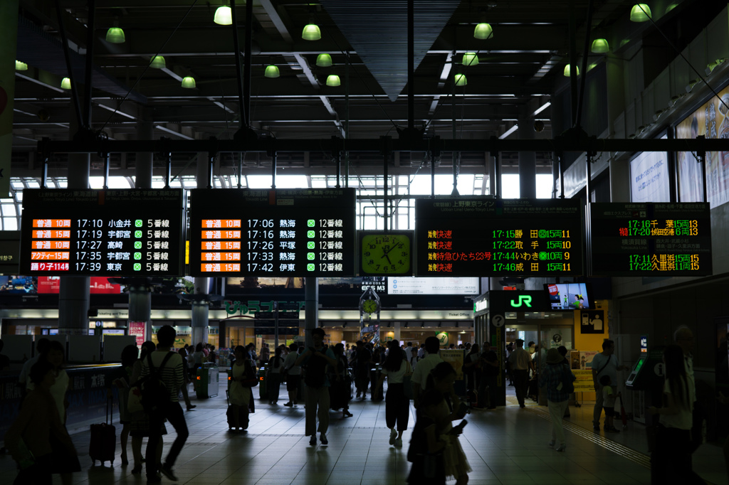 夕方の品川駅