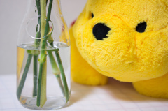 プーさんは花瓶が気になる模様