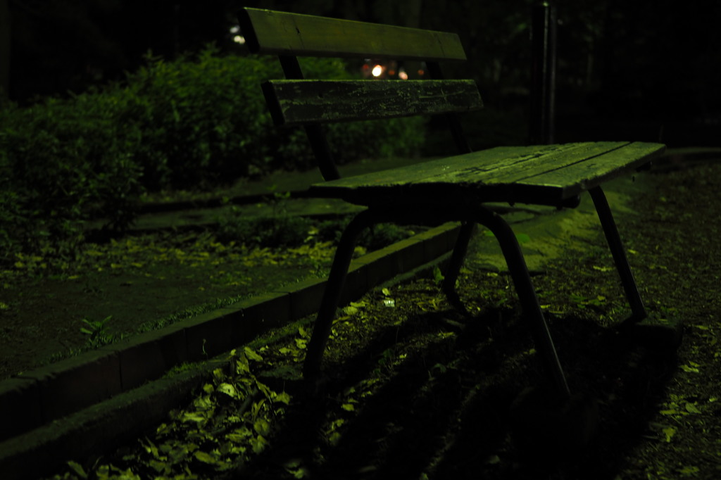 夜のベンチ２