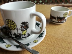 スイス風カフェにて