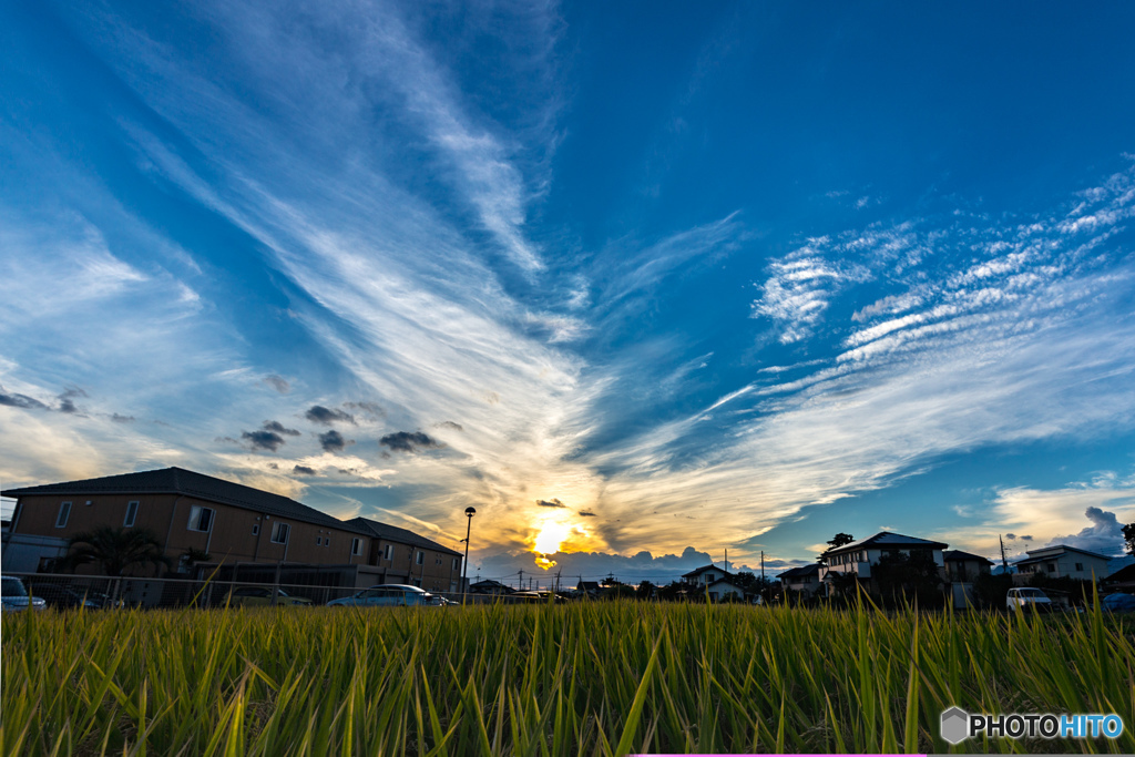 空と雲と夕陽と