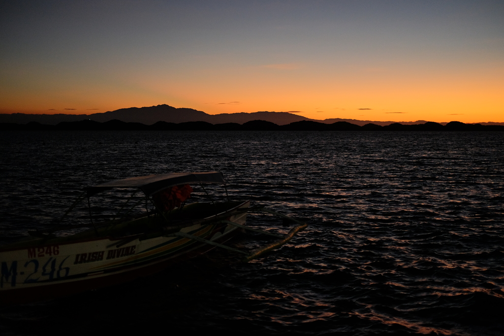 100アイランドの夜明け