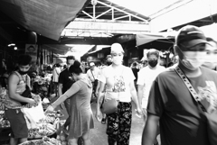 市場での風景  2