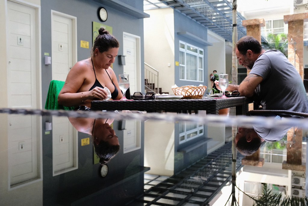 プールサイドレストラン