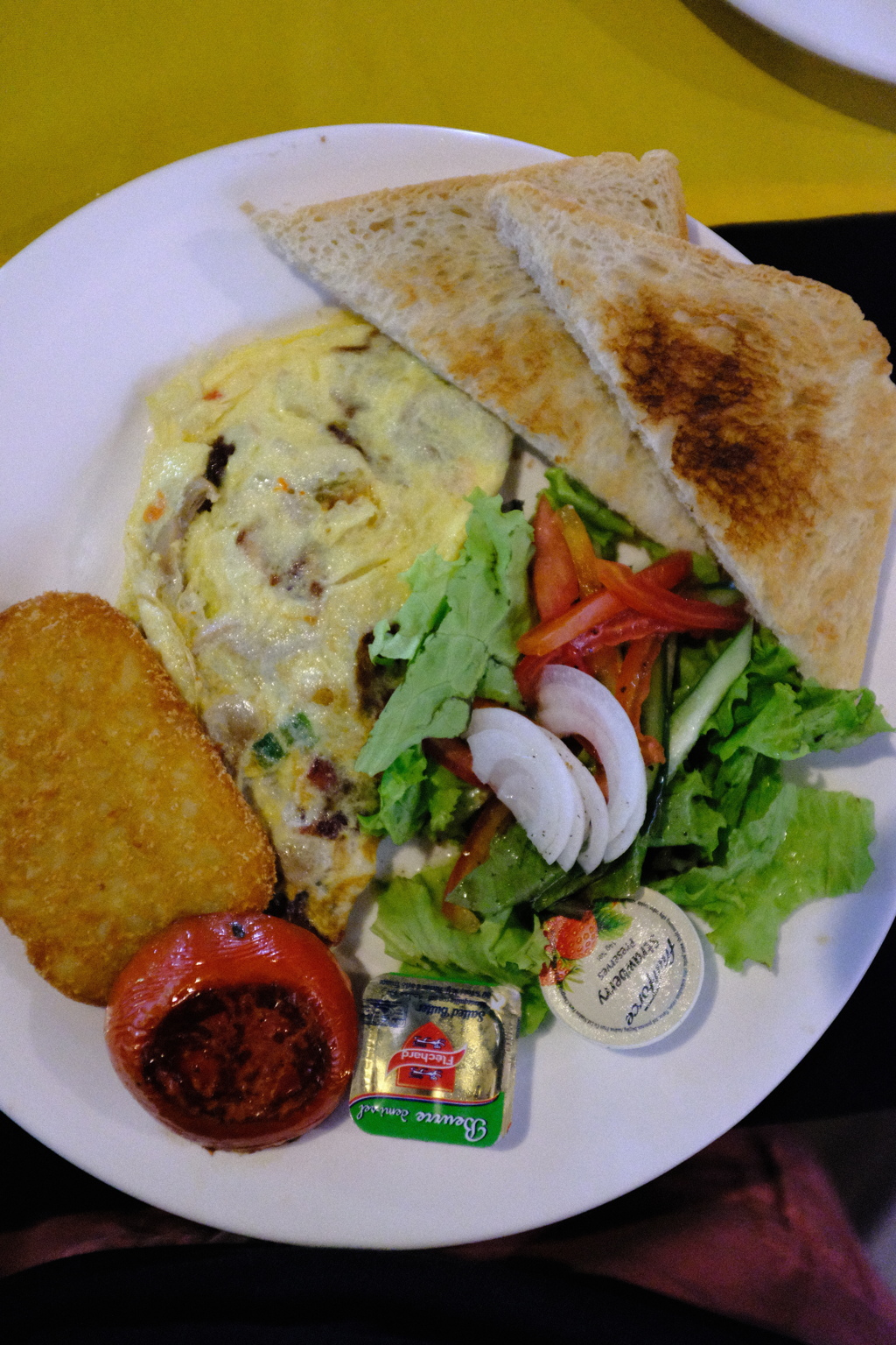 晴れた土曜はおしゃれなレストランで朝食を １