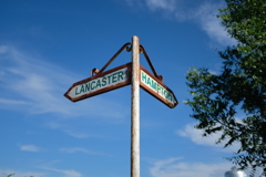 青空　（日本の冬景色が恋しい、寒いのは遠慮しますが）