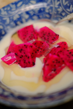 ドラゴンフルーツ+ヨーグルト