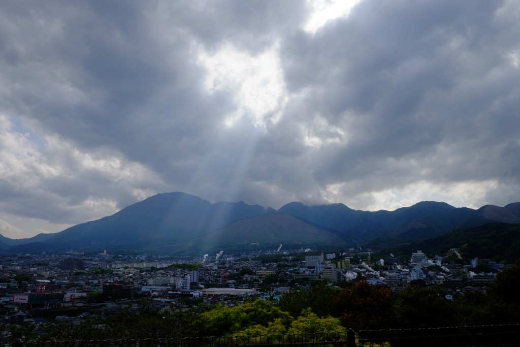 別府情景　あの辺が我が家だね。